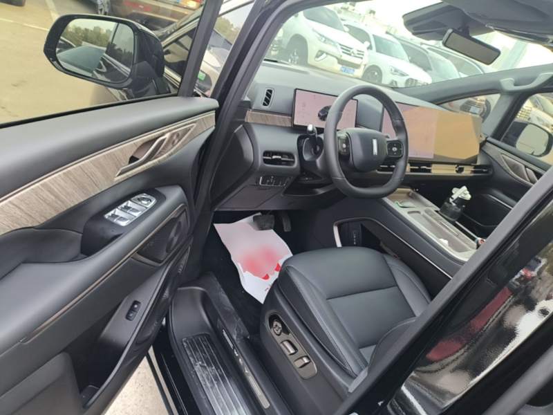Used Wey Gaoshan 2025 Four-Wheel Drive Alpine 8 — 15