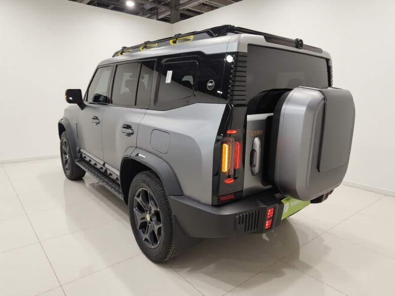 Used JETOUR Traveler 2023 2.0T All-Wheel-Drive CrossPRO — 4