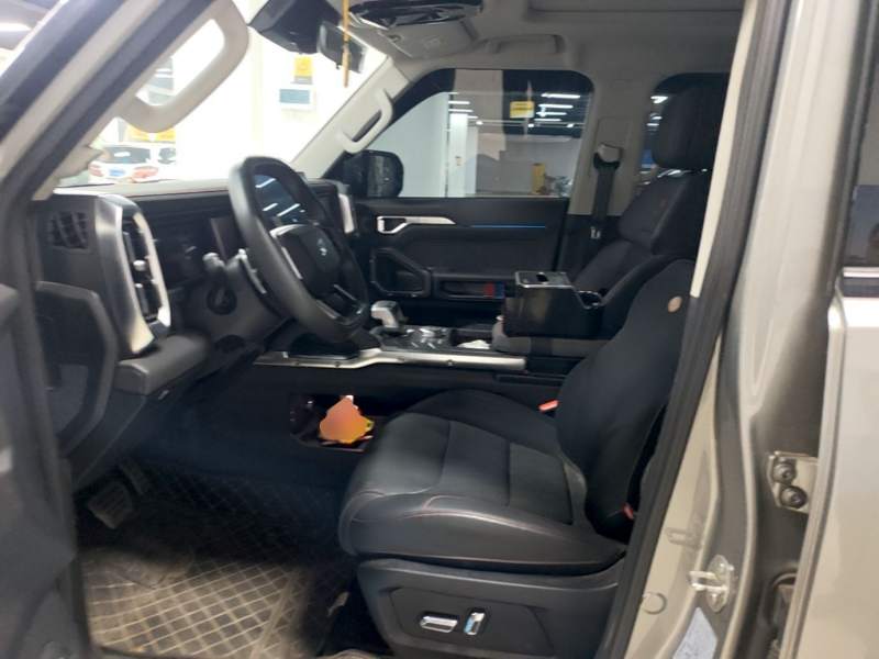 Used JETOUR Traveler 2023 2.0T All-Wheel-Drive CrossPRO — 14