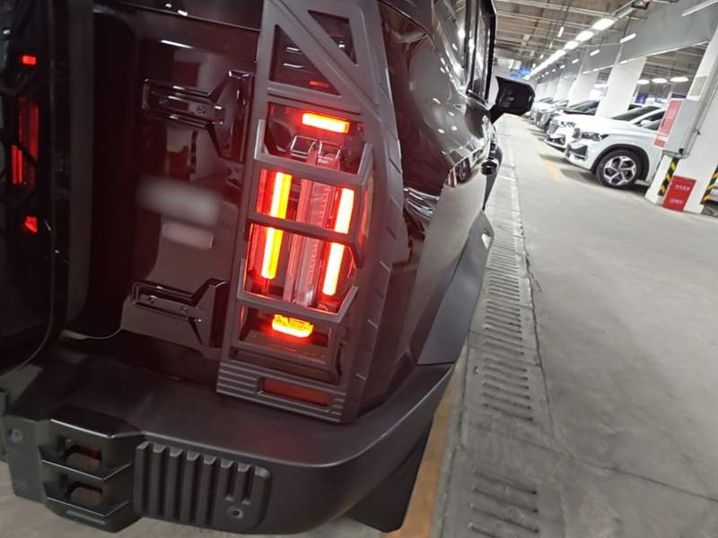 Used JETOUR Traveler 2023 2.0T All-Wheel-Drive CrossPRO — 7