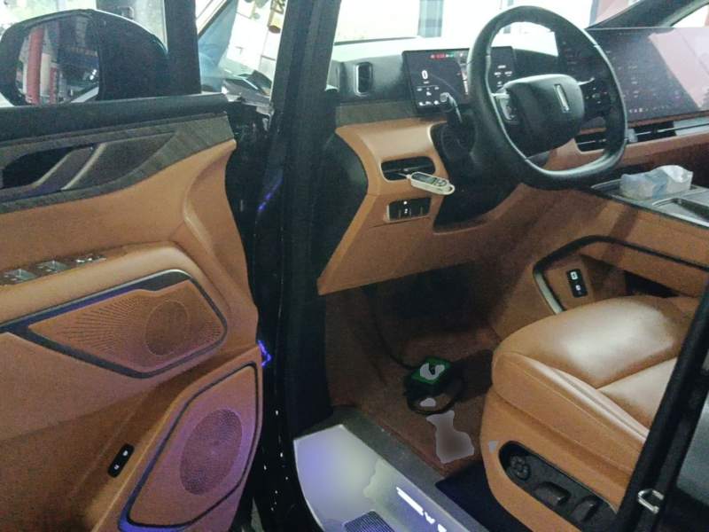Used Wey Gaoshan 2025 Four-Wheel Drive Alpine 8 — 15