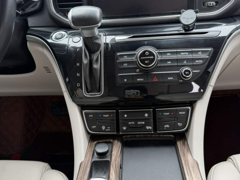 Used GAC Trumpchi M8 2018 320T Luxury Edition – Premium — 5
