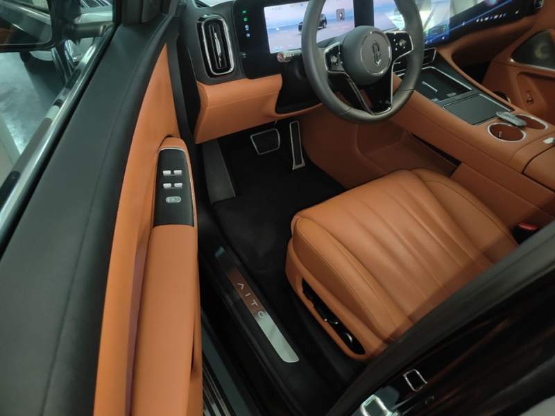 Used Hima AITO M8 2025 Extended-Range Max+ Version 53.4 kWh 5-Seater Edition — 15