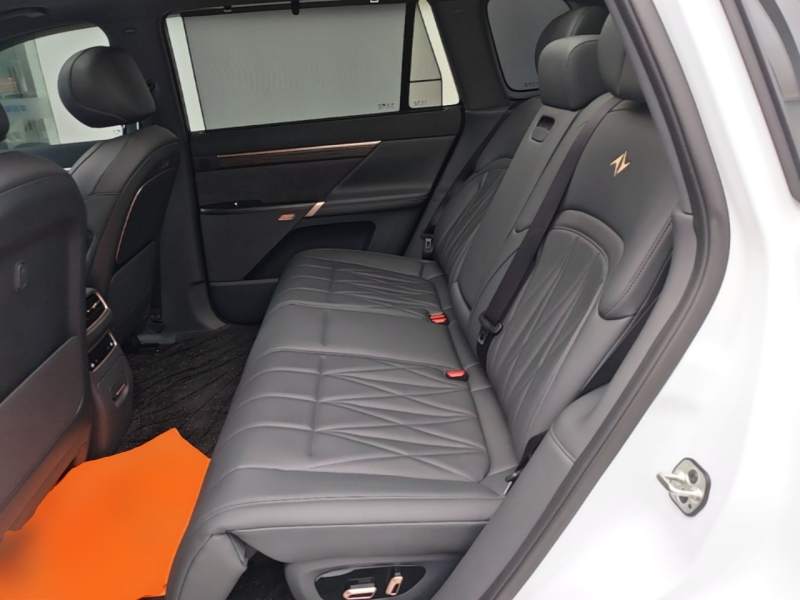 Used Dongfeng eπ eπ008 2025 210 Ultra Range-Extended Version 5 Seats — 16