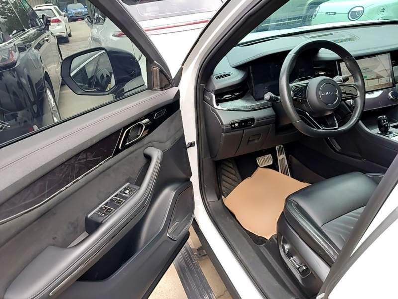Used Lynk & Co 09 EM-P 2021 2.0T PHEV Halo Six-Seater — 15