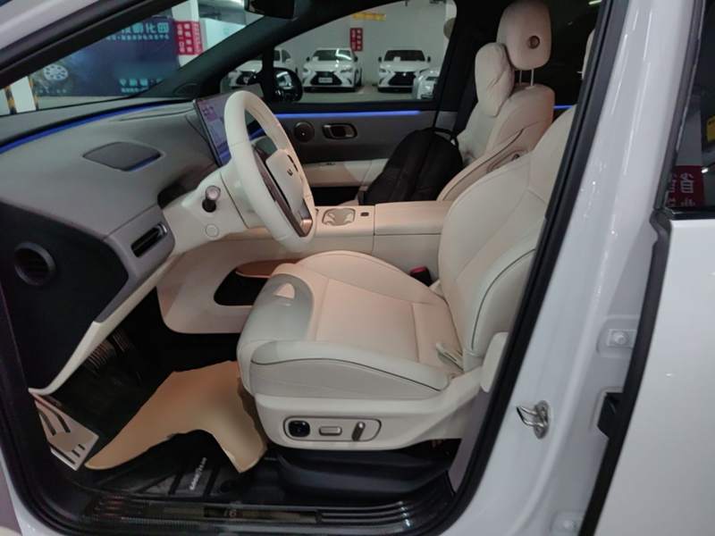Used Li Auto i6 2025 Model Four-Wheel-Drive Standard Type — 14