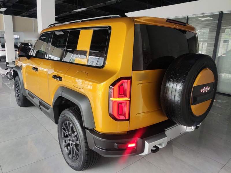 Used Formula Leopard 5 2023 Navigator Edition — 4
