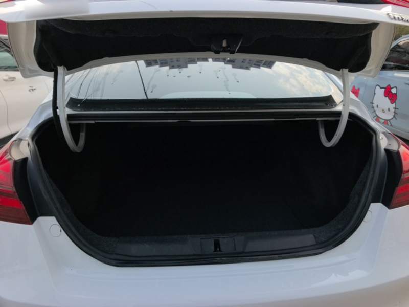 Used Geely Auto Emgrand 2019 Leading Edition 1.5L Manual Luxury Model China VI Standard — 18
