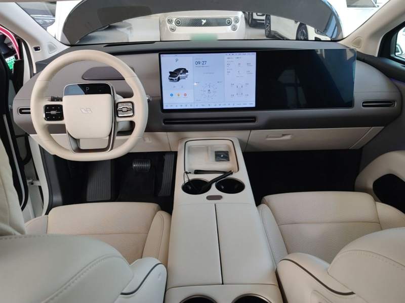 Used Li Auto i8 2025 Model Standard Version — 9