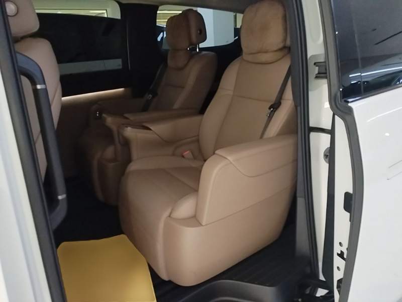 Used Li Auto MEGA 2025 Ultra Smart Refreshed Edition — 16