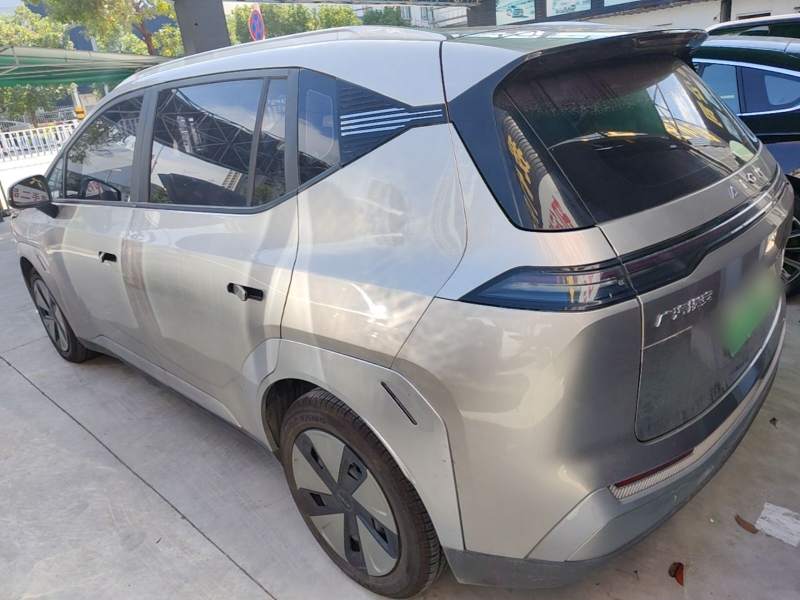 Used AION Y 2023 Younger — 4