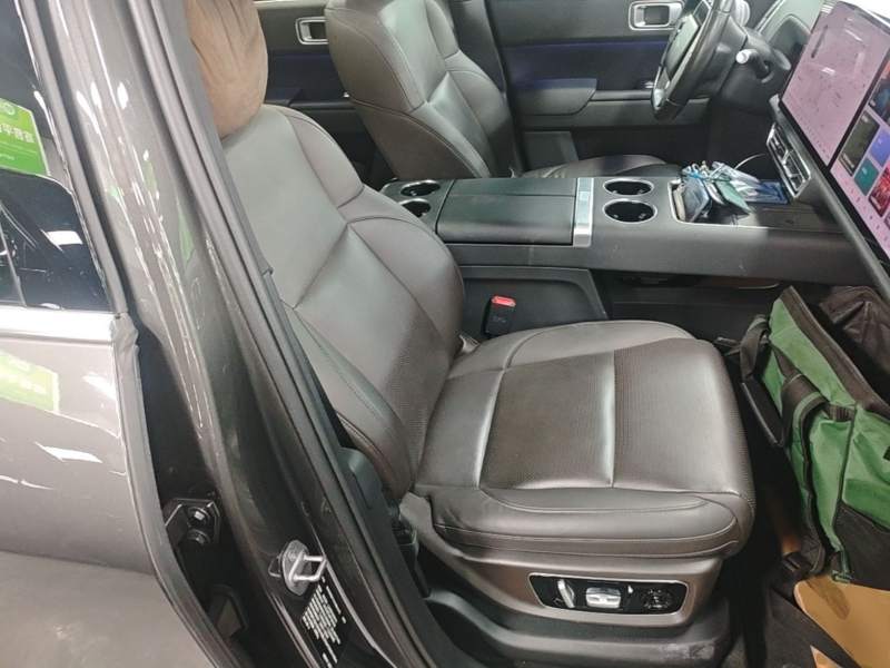 Used Li Auto L8 2023 Pro Model — 24