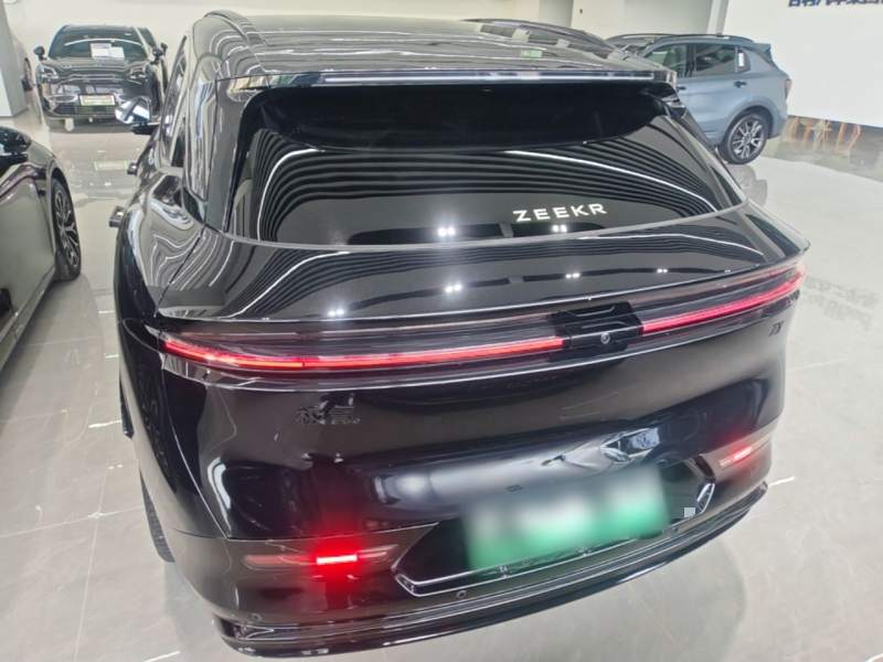 Used Zeekr 7X 2025 100 kWh Long-Range Rear-Wheel Drive with Intelligent Driving Features — 5