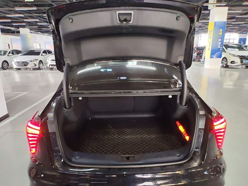 Used Hongqi H5 2024 2.0T Automatic Smart Connect Flagship Edition – Chinese Trim Chang — 18