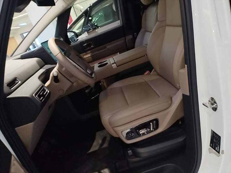 Used Li Auto MEGA 2025 Ultra Smart Refreshed Edition — 14