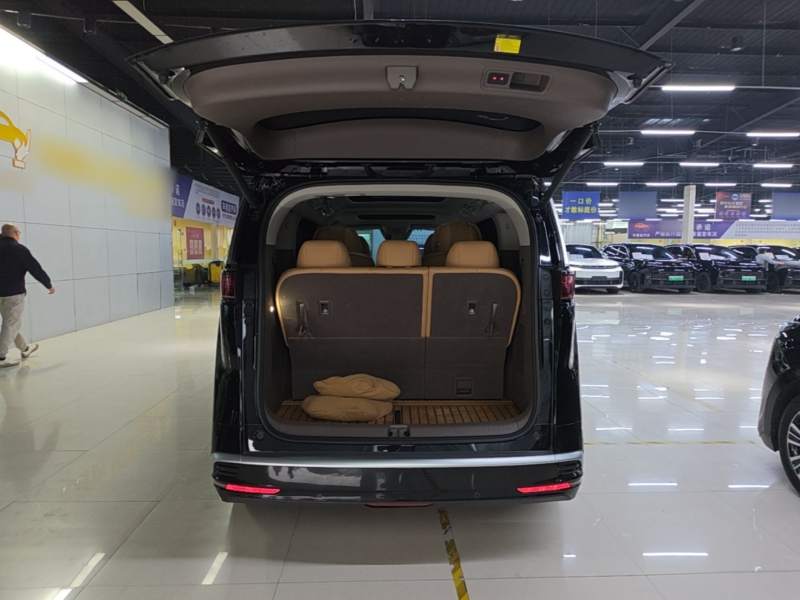 Used Denza D9 2022 DM-i 970 Four-Wheel Drive Prestige Model — 18