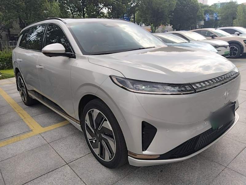 Used Dongfeng eπ eπ008 2025 210Max Range-Extended Version 5 Seats — 3