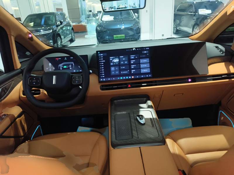 Used Wey Gaoshan 2025 Four-Wheel Drive Alpine 8 — 9