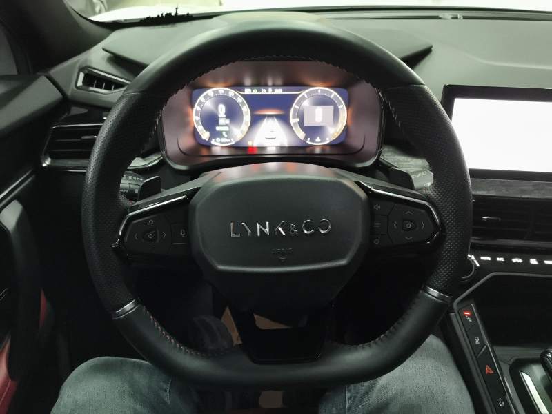 Used Lynk & Co 06 2021 1.5T Shero Pink Special Edition — 6