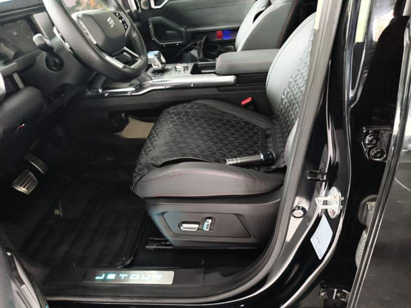 Used JETOUR Traveler 2023 2.0T Four-Wheel Drive Conqueror — 14