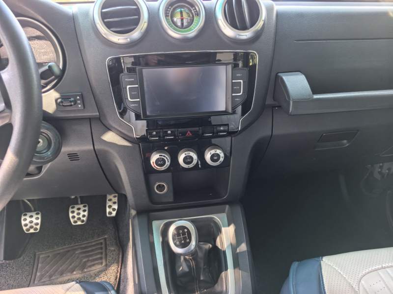 Used BAIC Off-Road BJ40 2016 40L 2.0T Manual Two-Wheel Drive Luxury Edition — 12