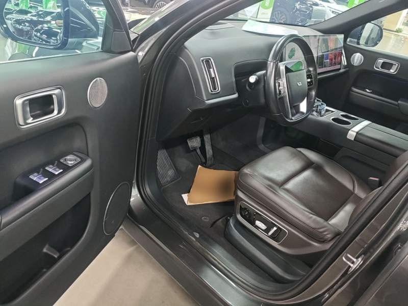 Used Li Auto L8 2023 Pro Model — 15