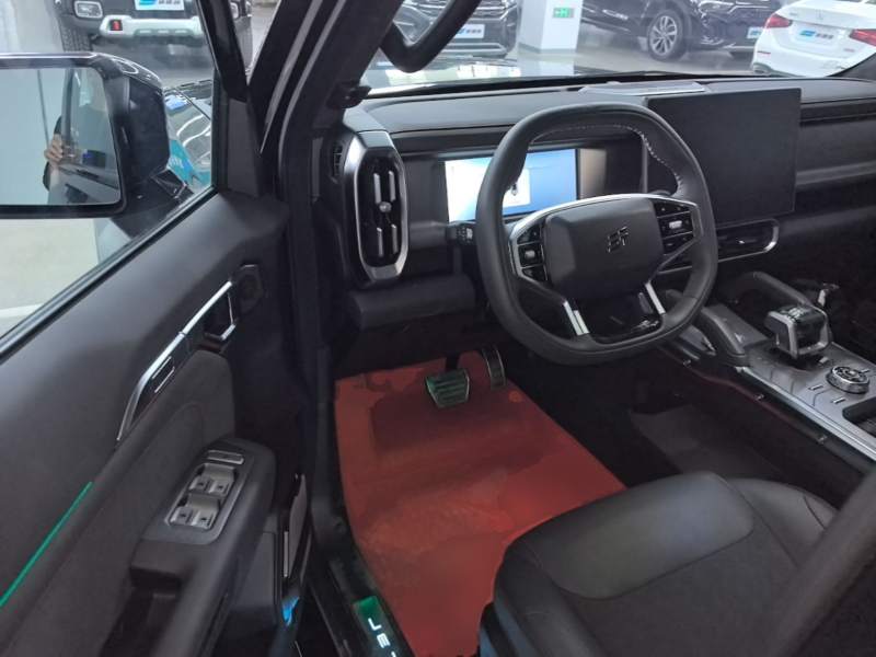 Used JETOUR Traveler 2023 2.0T All-Wheel Drive Conquer PRO — 15