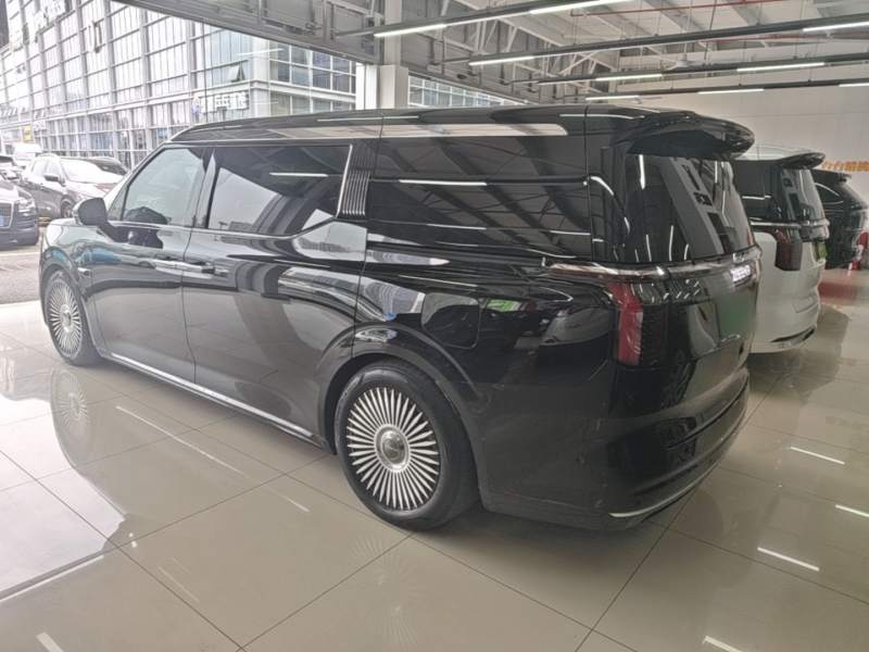Used Zeekr 009 2024 7-Seater Walk-Through Version Four-Wheel Drive 108 kWh — 4