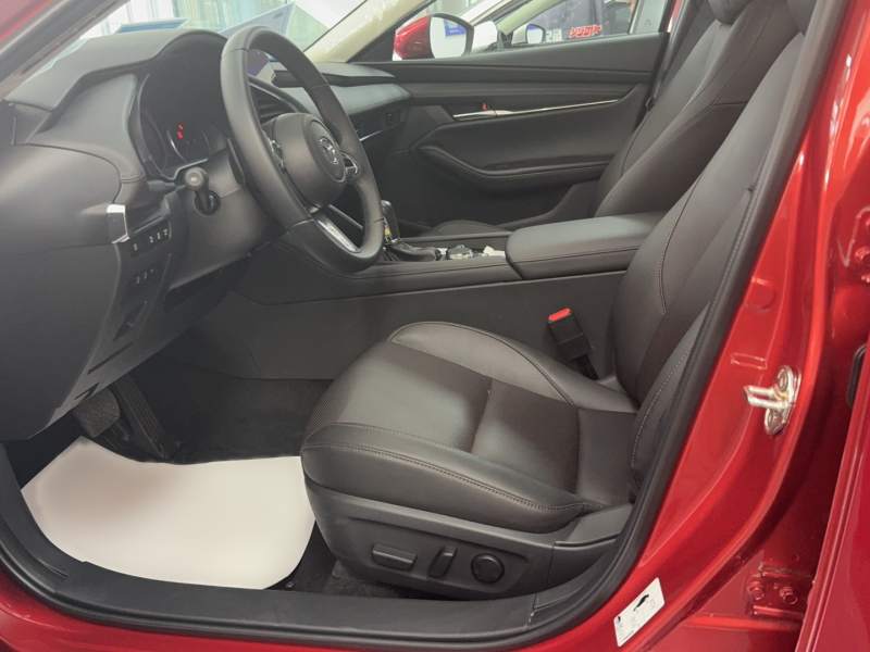 Used Mazda 3 Axela 2023 2.0L Automatic ZhiZhen Edition — 14