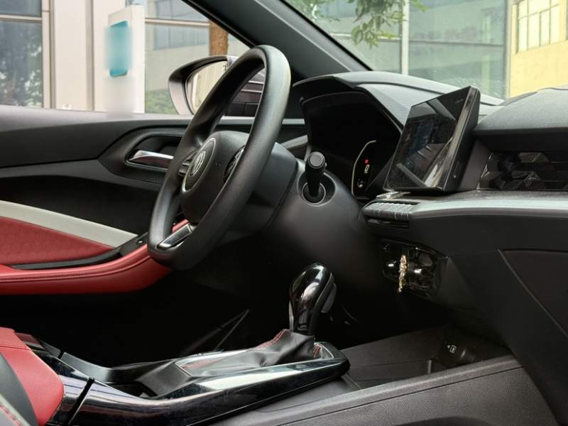 Used MG 5 2021 180 DVVT CVT Youth Luxury Edition — 38