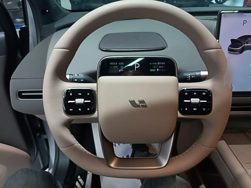 Used Li Auto i6 2025 Model Four-Wheel-Drive Standard Type — 10