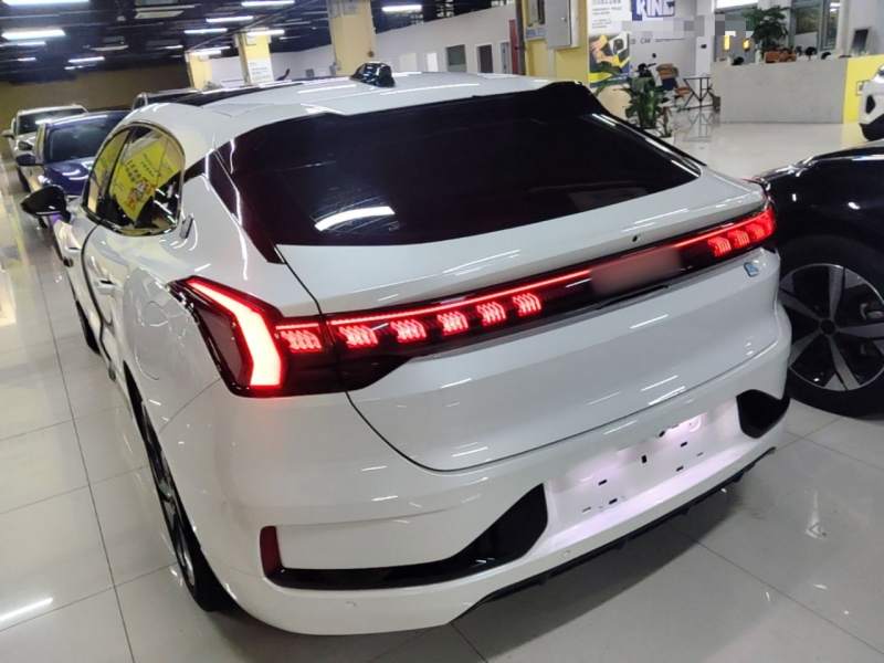 Used Zeekr 001 2023 WE Edition 86 kWh — 4
