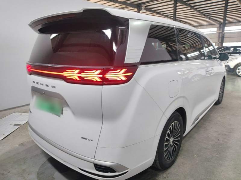 Used Denza D9 2022 EV 600 Four-Wheel Drive Prestige Model — 6