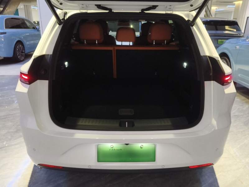 Used Li Auto L6 2025 Max Smart Refresh Edition — 18