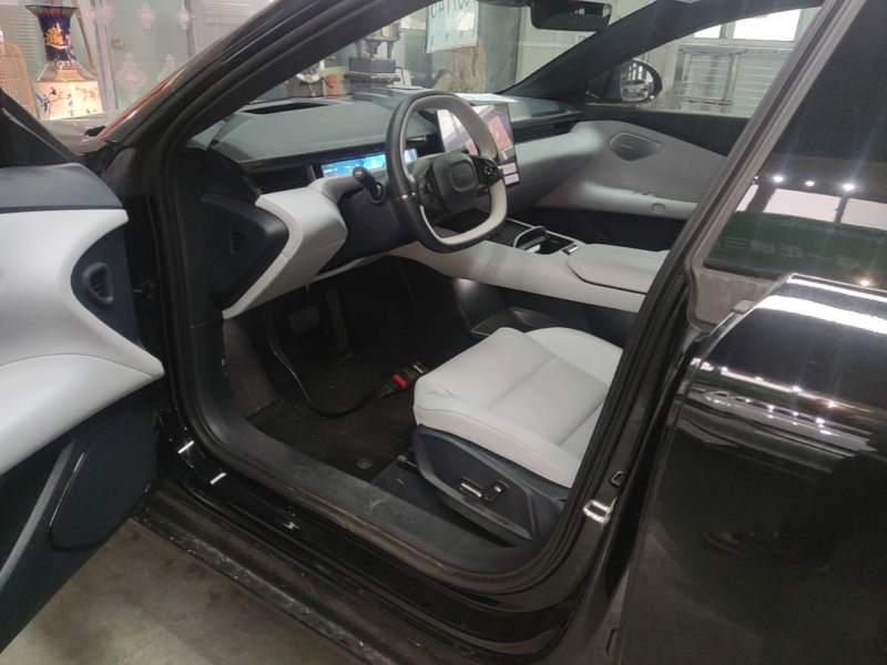 Used Lynk & Co Z10 2025 95 kWh 766 km Range Rear-Wheel Drive Max — 15