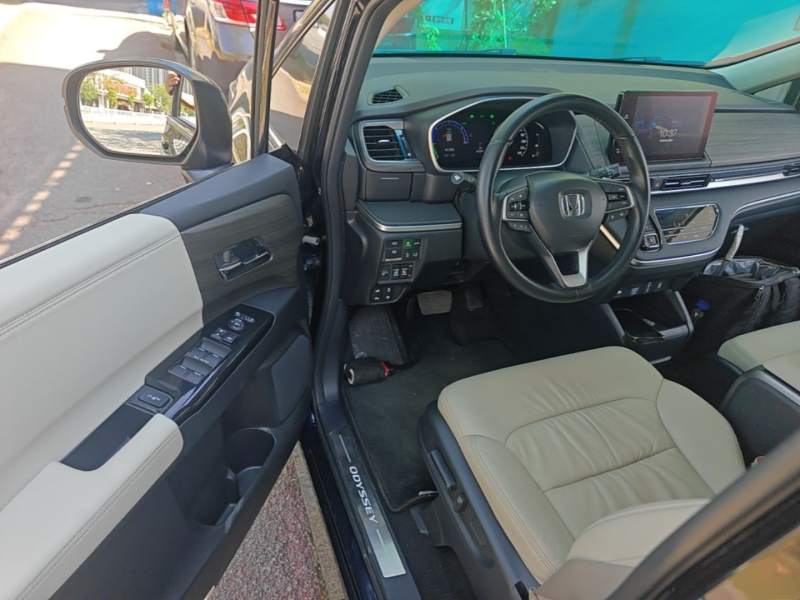 Used Honda Odyssey 2022 2.0L eHEV Prestige Four-Seater Edition — 15
