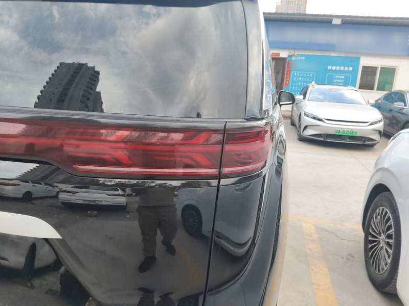 Used Denza D9 2022 EV 600 Four-Wheel Drive Flagship Model — 7