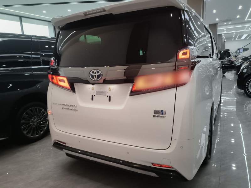 Used Toyota Vellfire 2023 Crown Dual-Engine 2.5L HV Ultimate Edition — 3