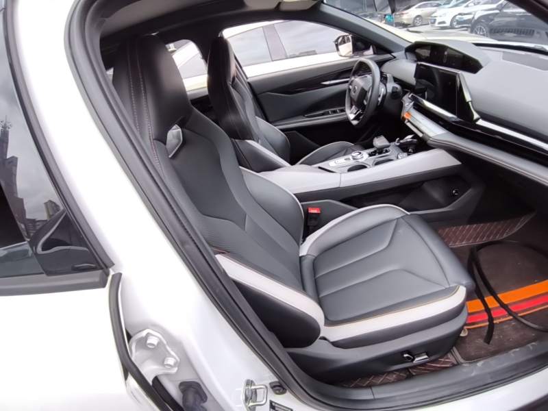 Used CHANGAN UNI-V 2023 1.5T Prestige Model — 24