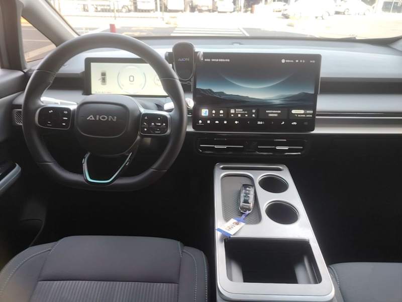 Used AION Y 2023 Plus 510 Executive Edition — 9