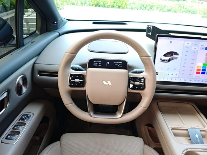 Used Li Auto i6 2025 Model Four-Wheel-Drive Standard Type — 10