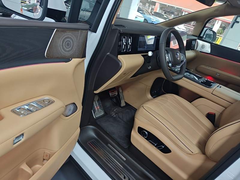 Used Denza D9 2026 Second-Generation EV Flash Charge Prestige Edition — 15
