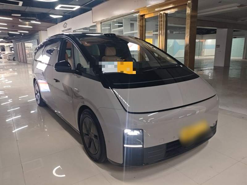 Used Li Auto MEGA 2025 Ultra Smart Refreshed Edition — 3