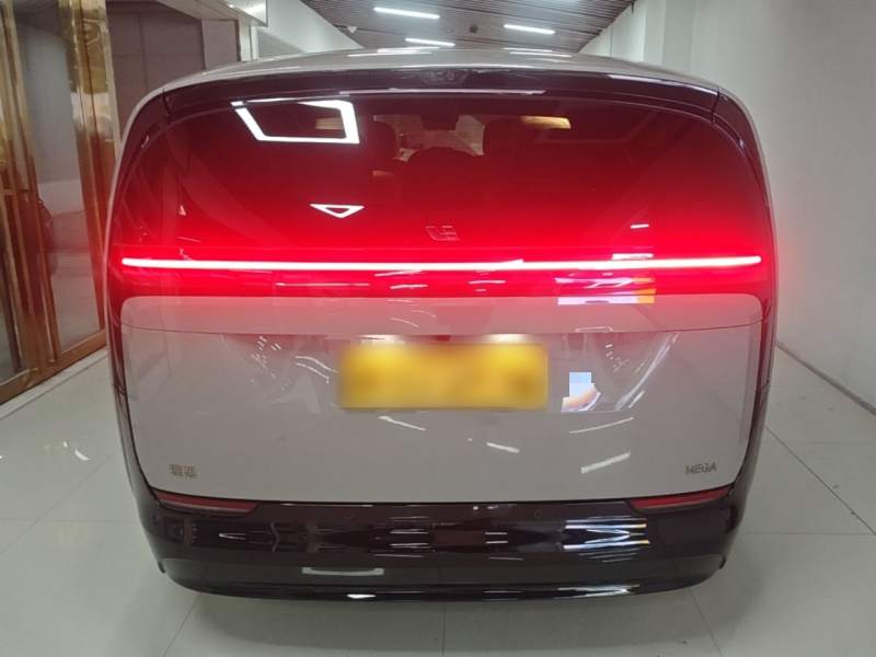 Used Li Auto MEGA 2025 Ultra Smart Refreshed Edition — 5