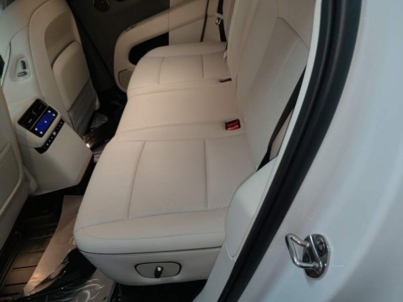 Used Li Auto i6 2025 Model Four-Wheel-Drive Standard Type — 16