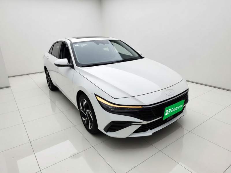 Used Hyundai Elantra 2023 1.5L CVT LUX Prestige Edition — 3