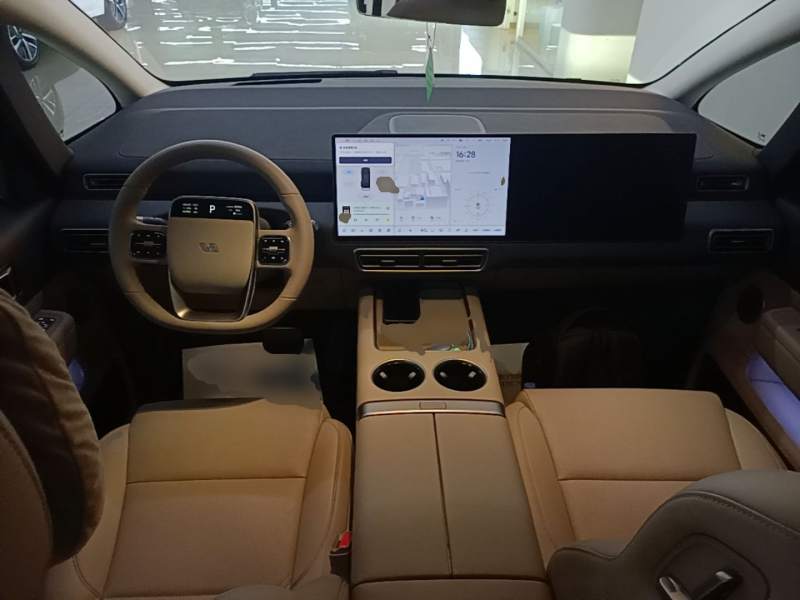 Used Li Auto MEGA 2025 Ultra Smart Refreshed Edition — 9