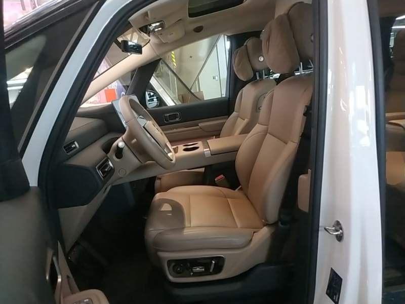 Used Li Auto MEGA 2025 Ultra Smart Refreshed Edition — 14