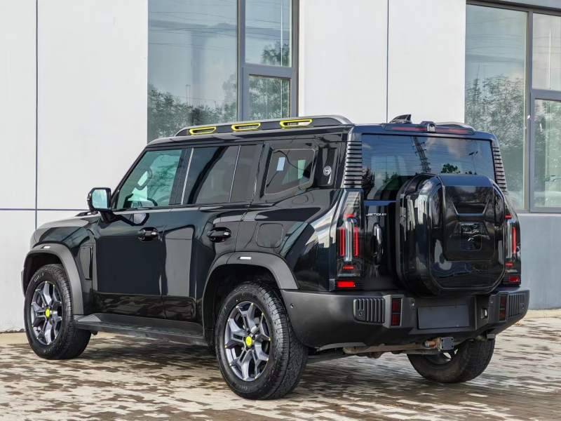 Used JETOUR Traveler 2023 2.0T All-Wheel Drive CrossPRO+ — 32