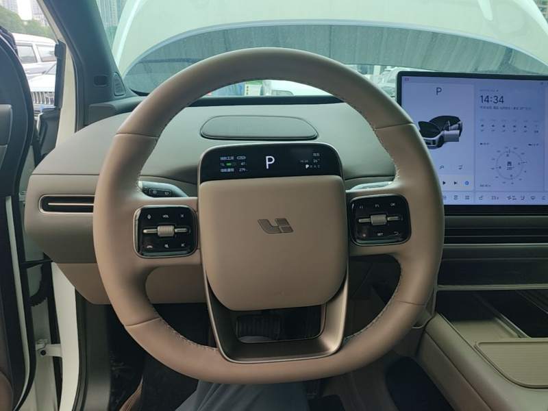 Used Li Auto i6 2025 Model Two-Wheel-Drive Standard Type — 10